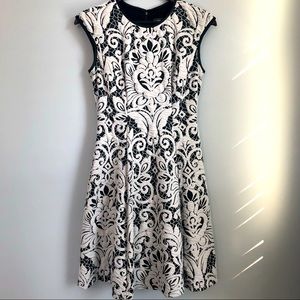 Vince Camuto | Black/White A-Line Dress | sz 4